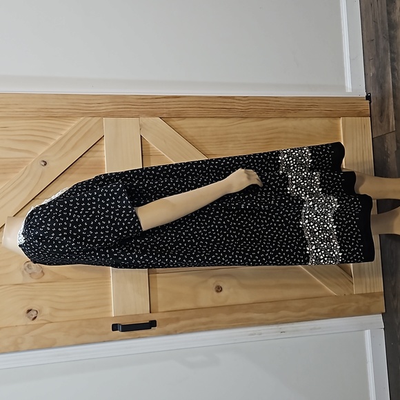 Vintage | Black & White Lace Detail House Dress | See Measurements - Picture 8 of 10